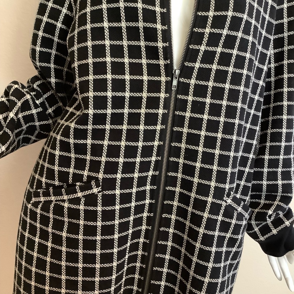 Sanctuary City Topper Window Pane Black and White Zip Up Coat - Picture 3 of 9